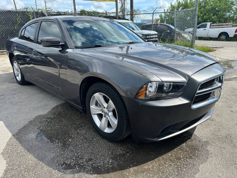 2014 Dodge Charger null photo 9