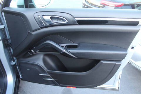 2018 Porsche Cayenne Platinum Edition