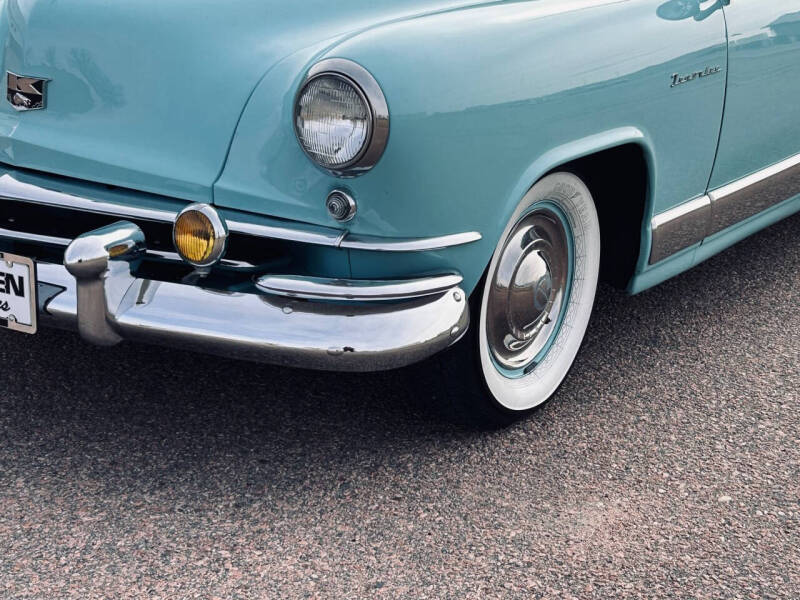 1952 Kaiser TRAVLER