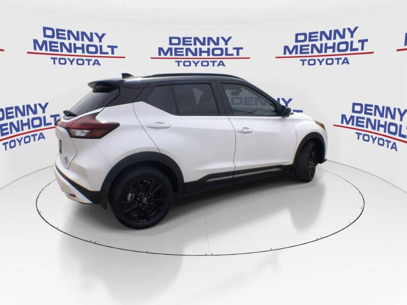 2023 Nissan Kicks SR
