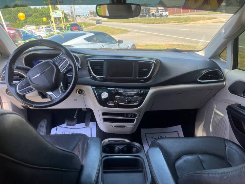 2020 Chrysler Pacifica Touring L