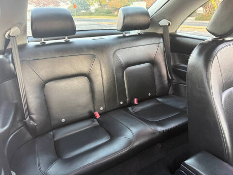 2010 Volkswagen New Beetle Base PZEV