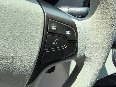 2012 Toyota Sienna LE 8-Passenger