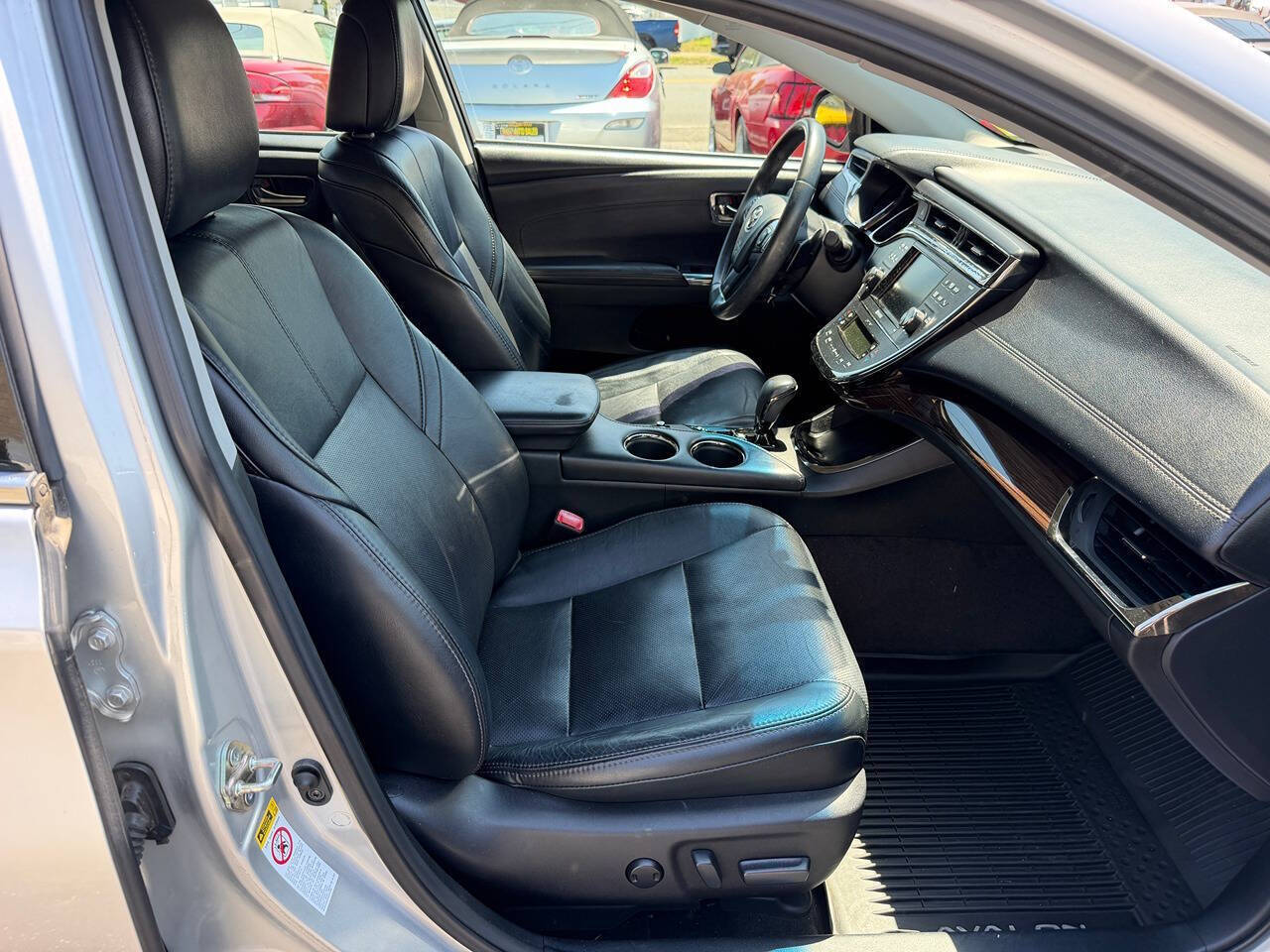 2013 Toyota Avalon 19
