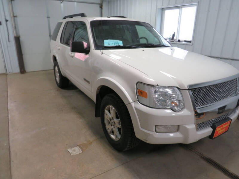 Used 2008 Ford Explorer XLT with VIN 1FMEU73E68UA82309 for sale in Pierre, SD