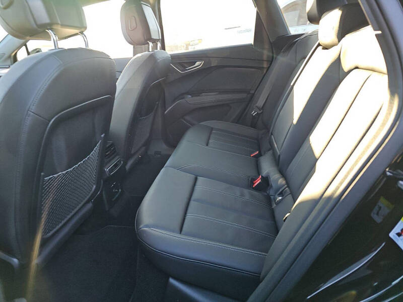 2024 Audi Q4 e-tron quattro Premium Plus 55