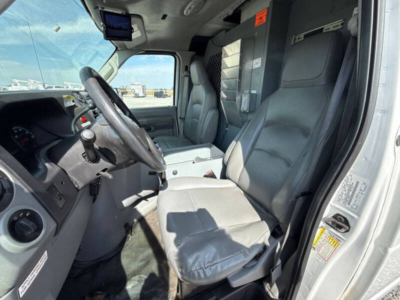 2012 Ford E-Series E-350 SD