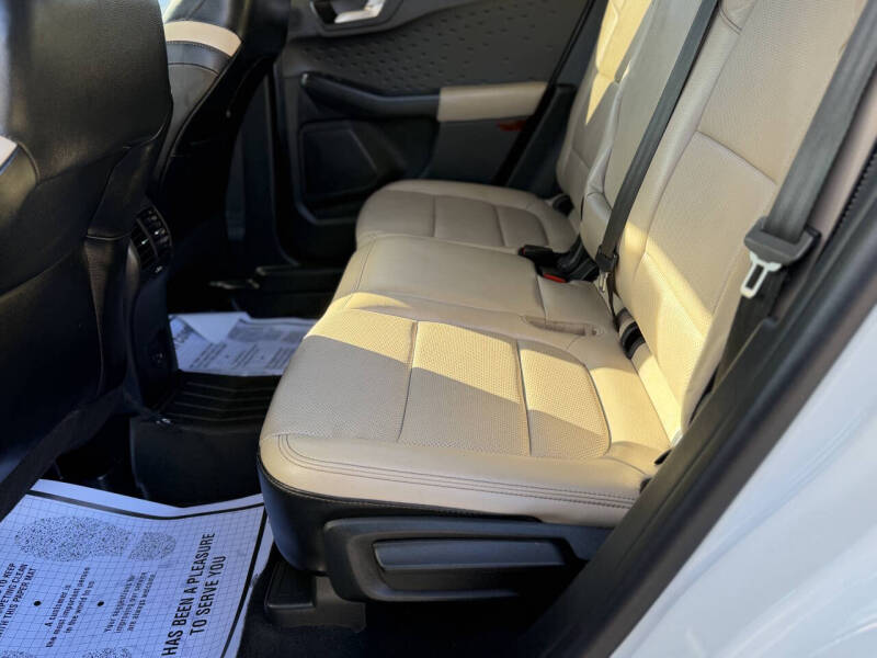 2020 Ford Escape Titanium