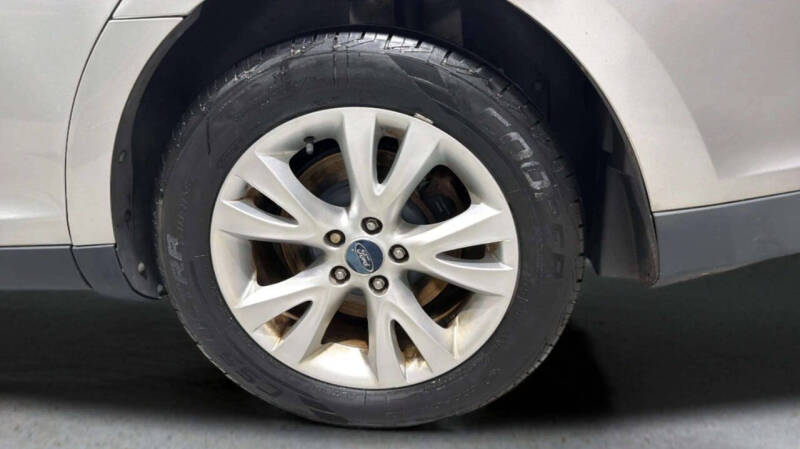 2011 Ford Taurus SEL