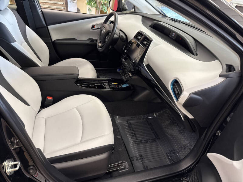 2022 Toyota Prius XLE AWD-e