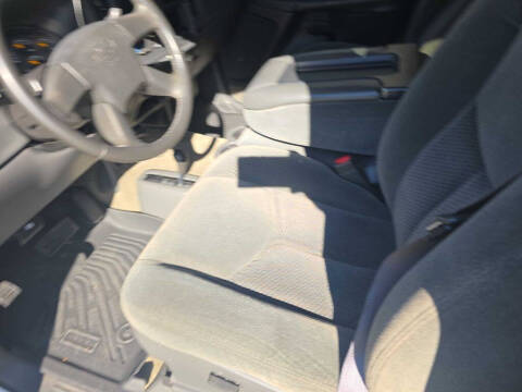 2004 Chevrolet Silverado 3500 LS