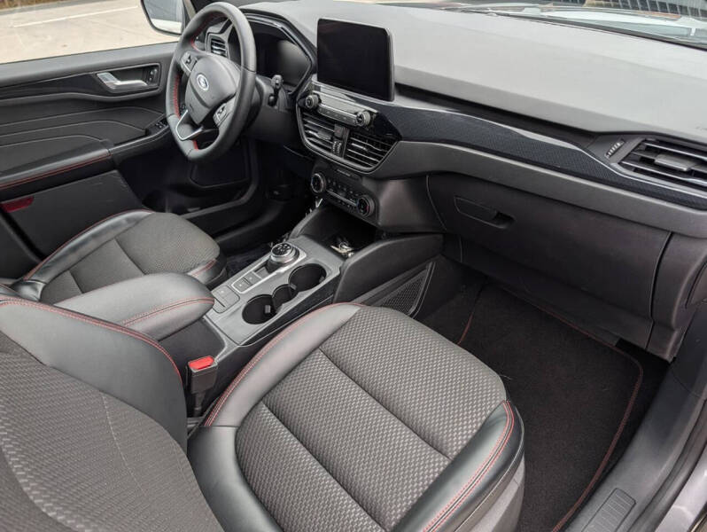 2023 Ford Escape Hybrid ST-Line Select