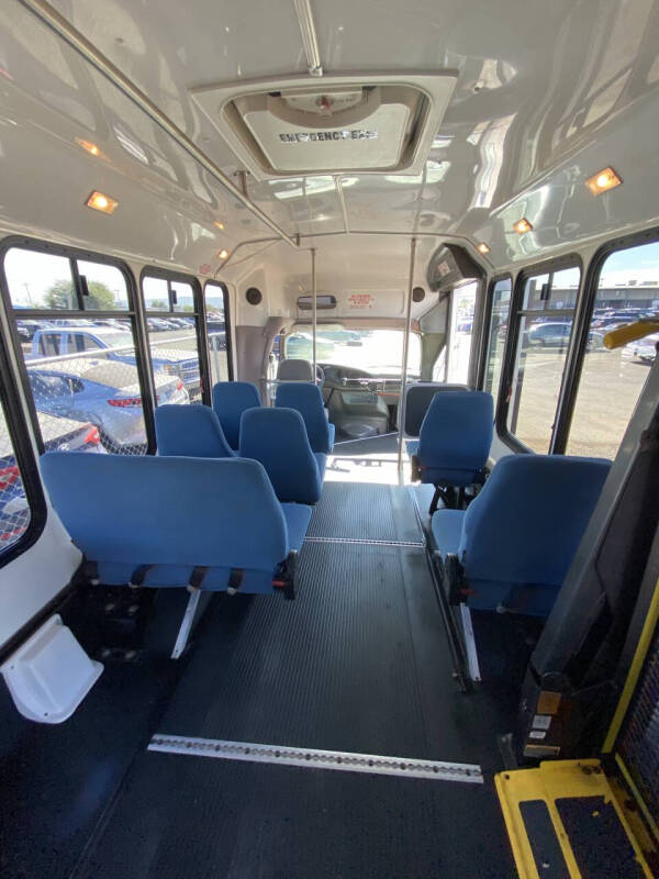 2005 Ford E-Series E-350 SD