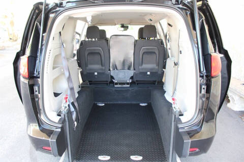 2023 Chrysler Voyager LX