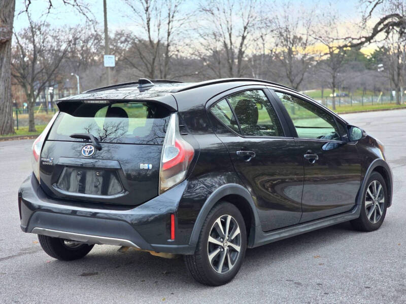 2018 Toyota Prius c Three photo 8