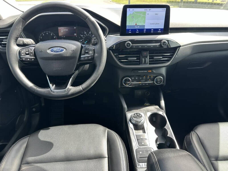 2022 Ford Escape SEL