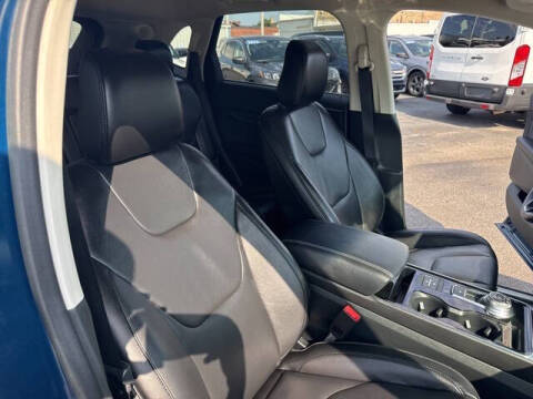 2020 Ford Edge Titanium