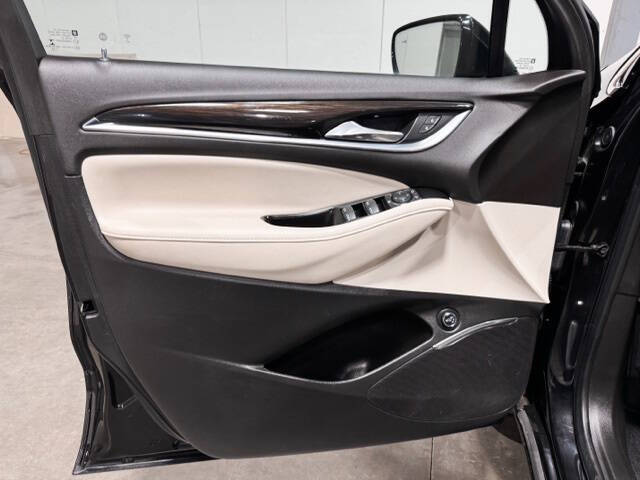 2022 Buick Enclave Essence