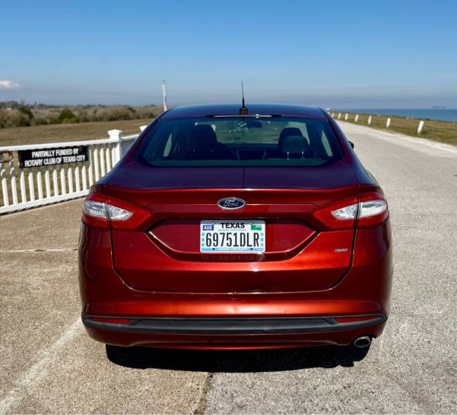 2014 Ford Fusion SE