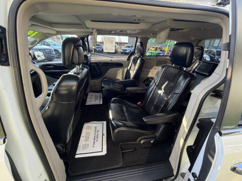 2014 Chrysler Town and Country Limited