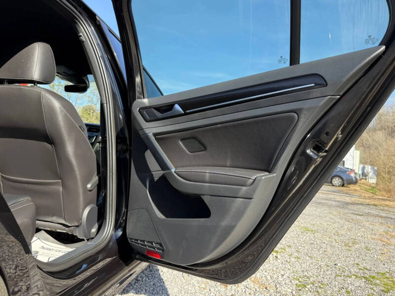 2017 Volkswagen Golf R 4Motion