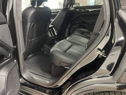 2016 Porsche Cayenne GTS