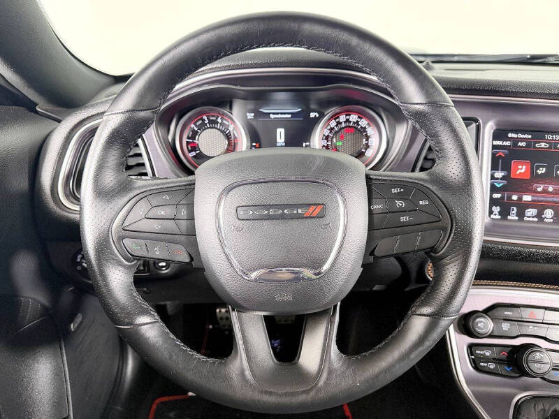 2016 Dodge Challenger 392 HEMI Scat Pack Shaker