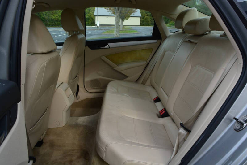 2012 Volkswagen Passat SE