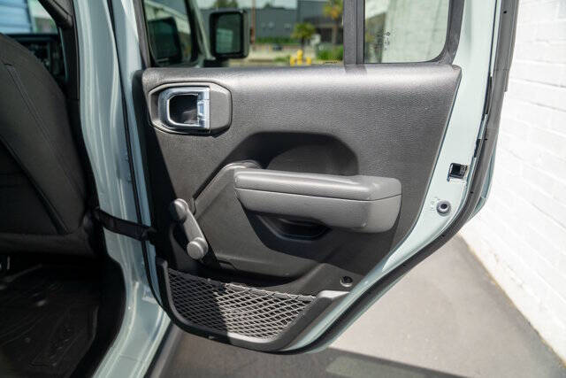 2023 Jeep Wrangler 33