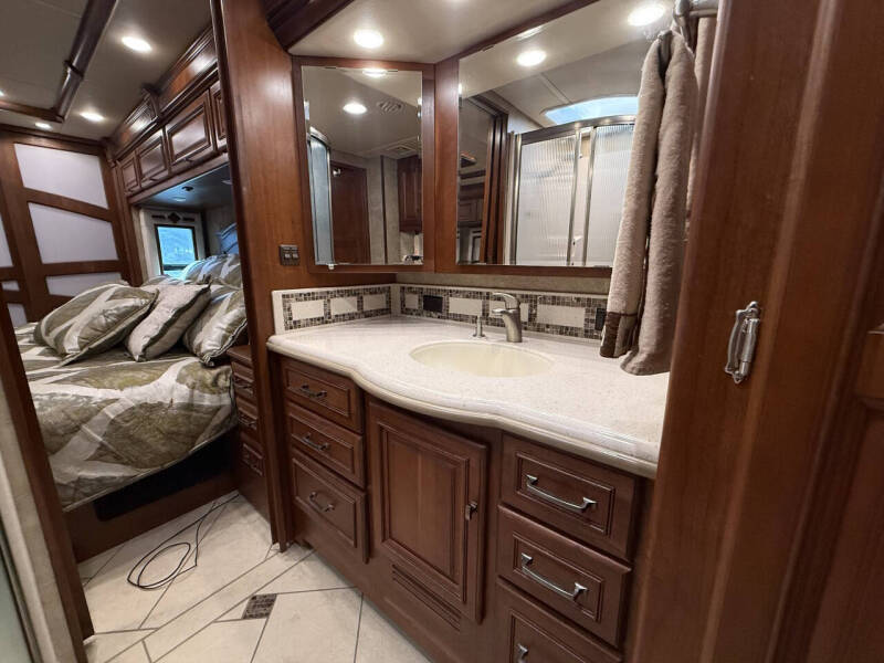 2014 Winnebago 42GD