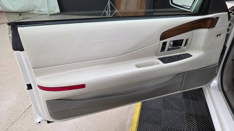 2002 Cadillac Eldorado ESC