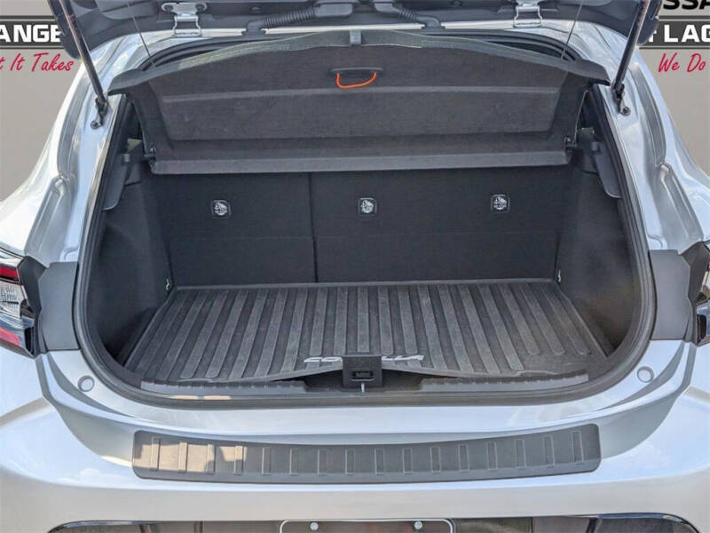 2023 Toyota Corolla Hatchback SE