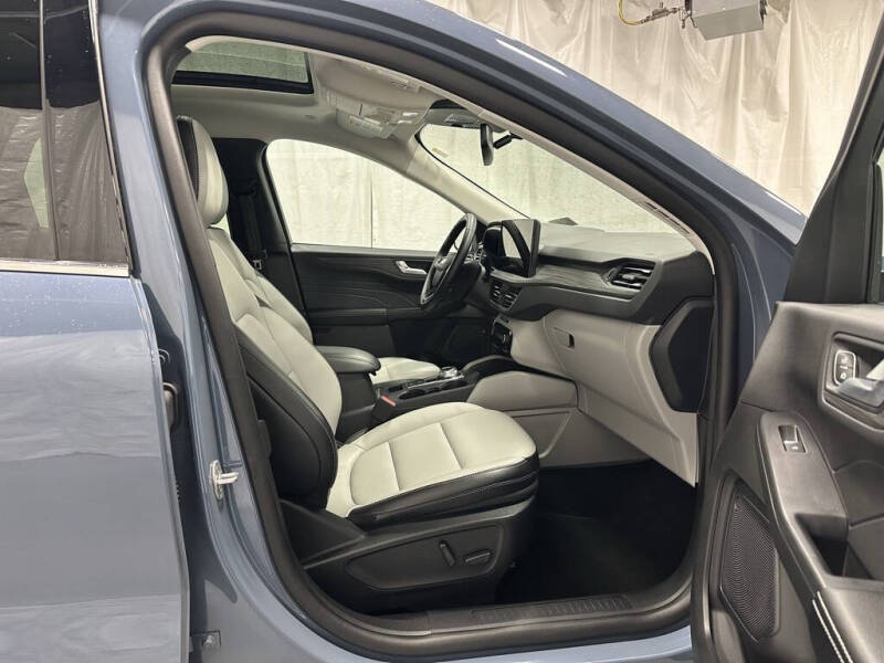 2025 Ford Escape Platinum