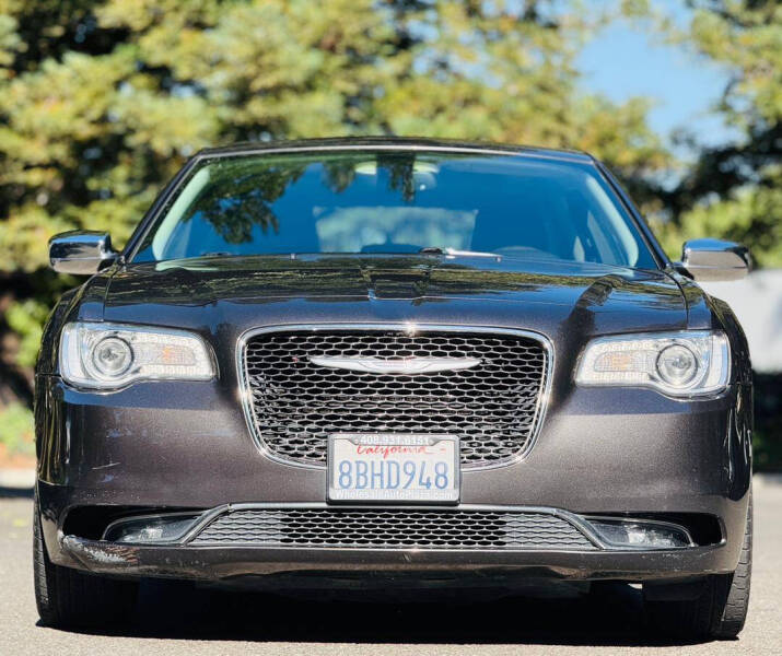 2016 Chrysler 300 C