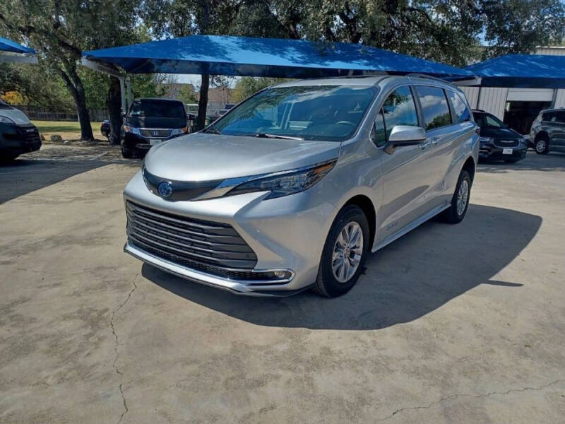 2024 Toyota Sienna XLE 7-Passenger