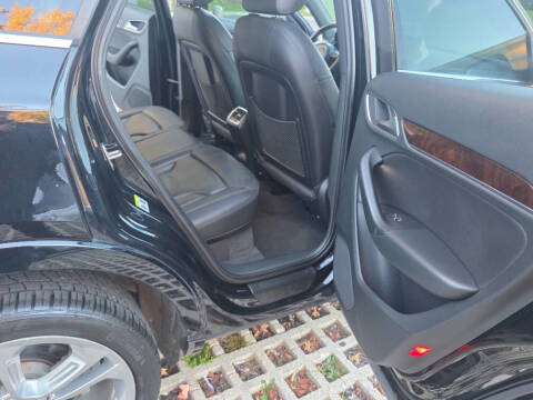 2017 Audi Q3 2.0T quattro Premium Plus