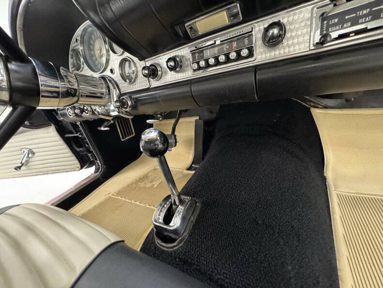 1957 Ford Thunderbird