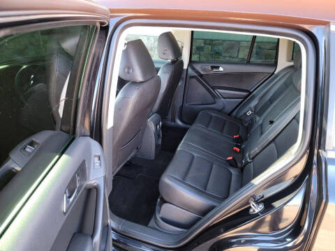 2012 Volkswagen Tiguan LE