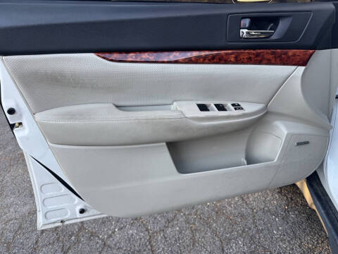 2011 Subaru Outback 2.5i Limited