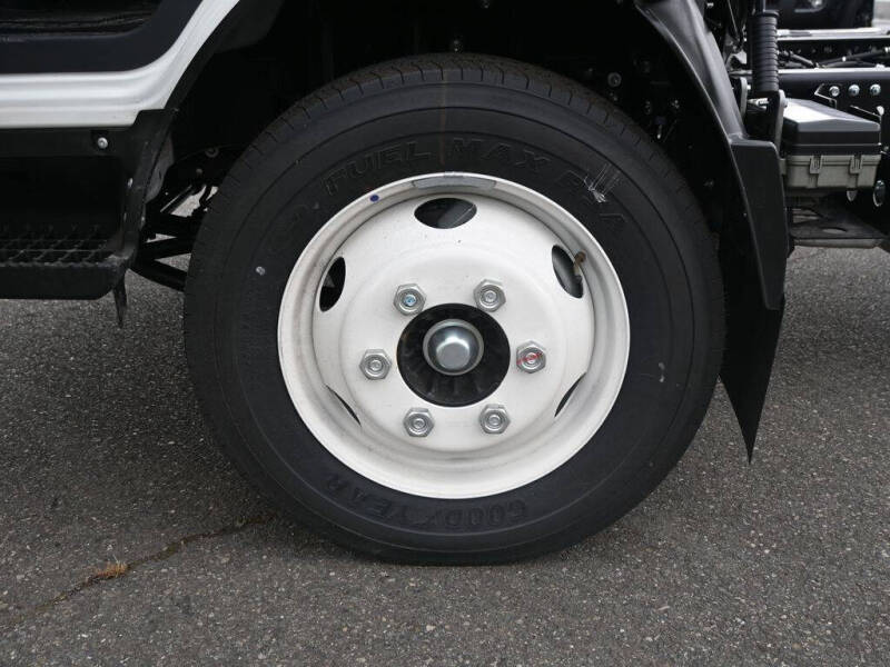 2024 Isuzu NPR HD 1F3