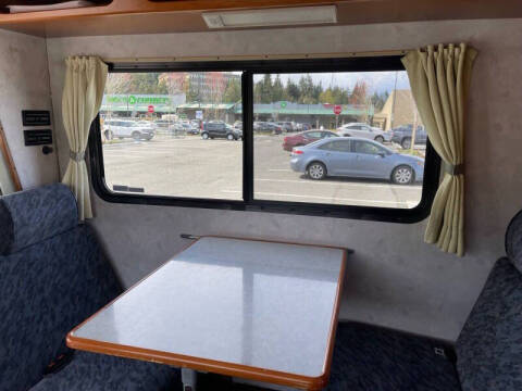 1997 Isuzu Elf Camper