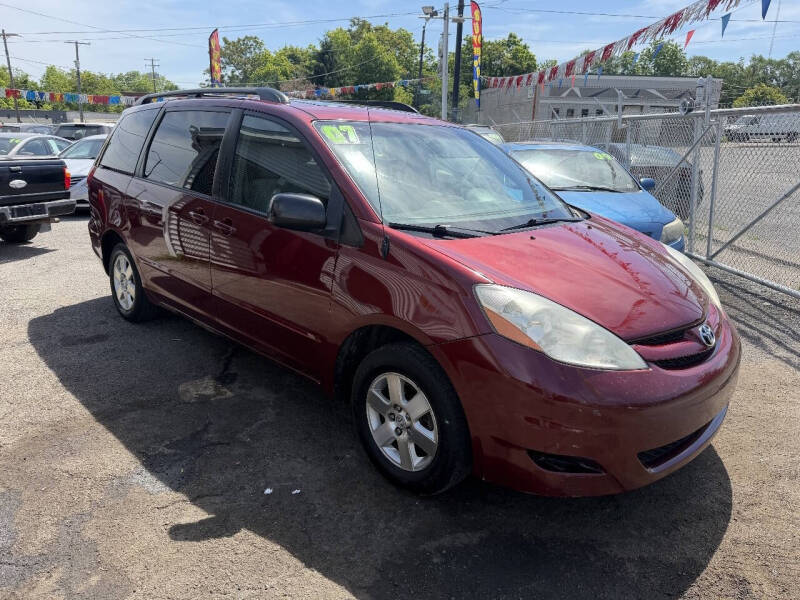 2007 Toyota Sienna CE 7-Passenger