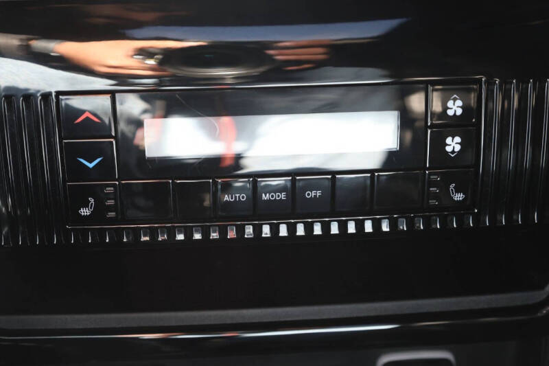 2022 Jeep Wagoneer Series III Carbide