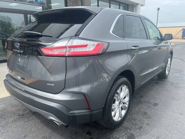 2022 Ford Edge Titanium