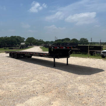 2023 Diamond C SDX216L43X102HDT for sale at The Trailer Lot in Hallettsville TX