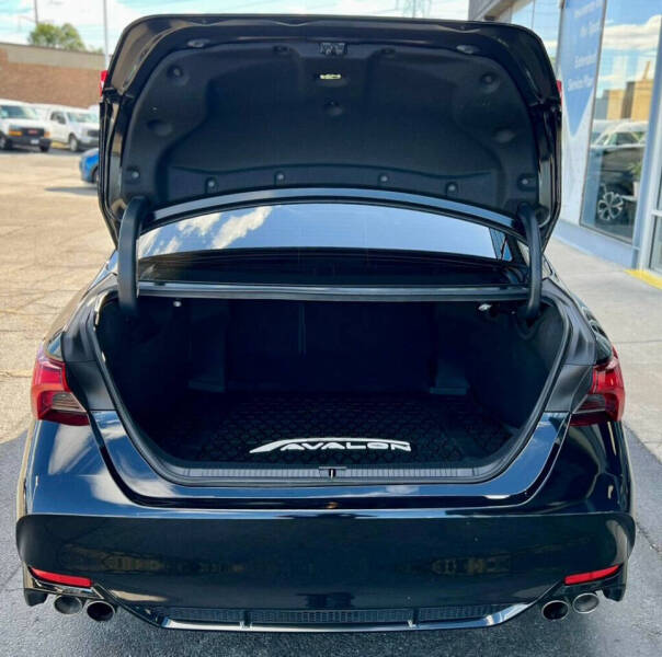 2021 Toyota Avalon XSE Nightshade