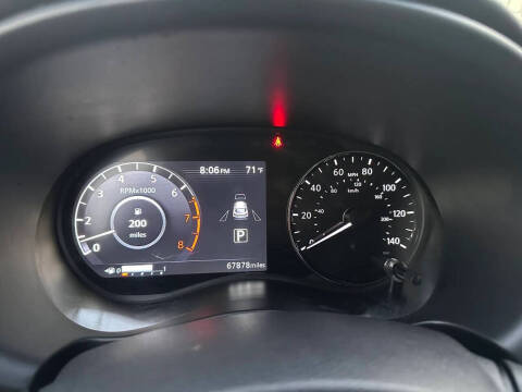 2022 Nissan Kicks SR
