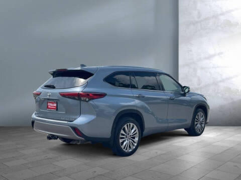 2023 Toyota Highlander Platinum