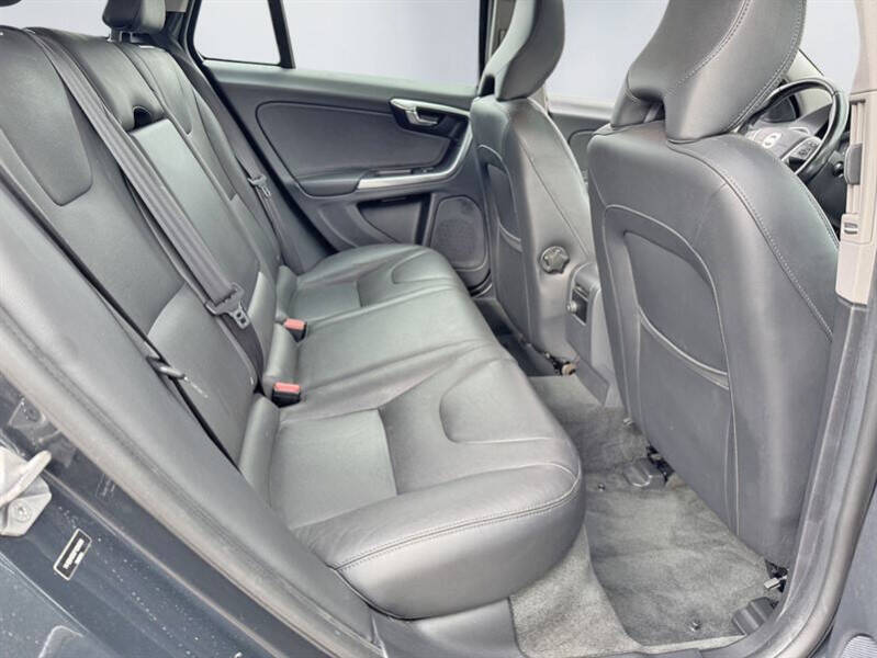 2015 Volvo V60 T5 Drive-E Platinum