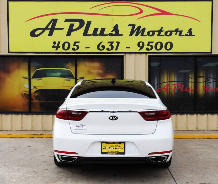 2019 Kia Cadenza Technology